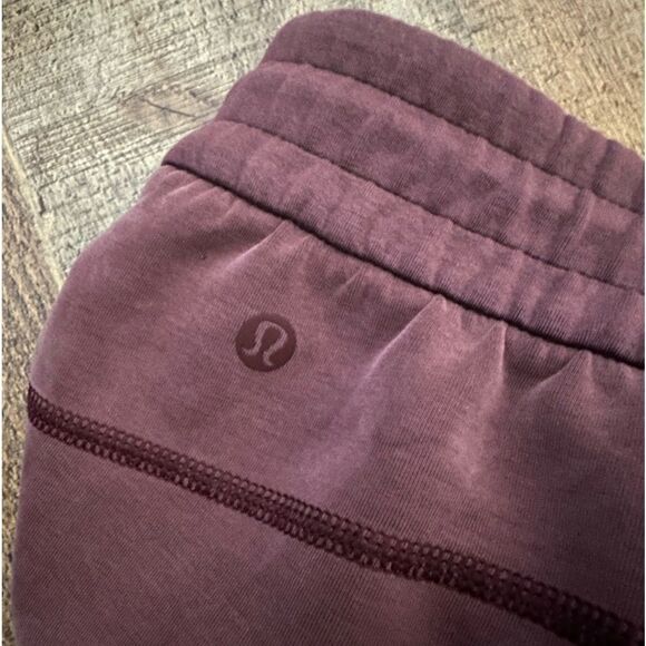 Lululemon Brushed Softstreme Split-Hem High-Rise Pant
Red Merlot - Picture 13 of 14